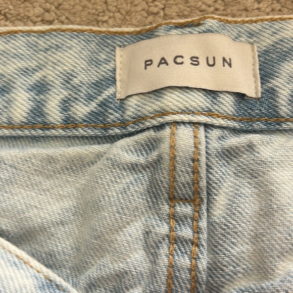 NWOT pacusn light wash ripped jeans - Picture 3 of 5